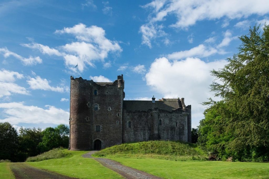 قلعة دون في اسكتلندا